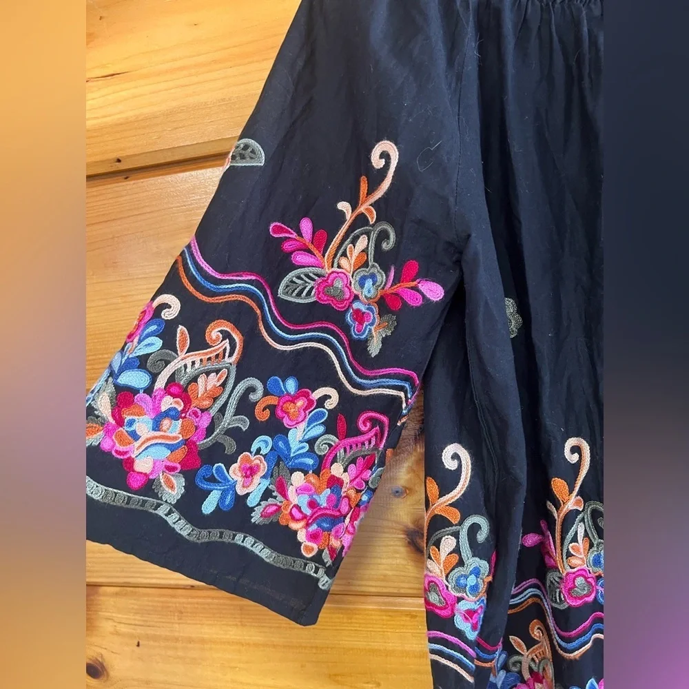 Studio West women's Embroidered off Shoulder Top size L 3/4 Sleeve - Picture 3 of 5